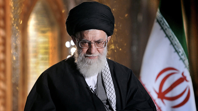 Aiatolá Ali Khamenei abordar a nação por ocasião do Noruz, o Ano Novo iraniano, em Teerã, em 20 de março de 2013 (AFP Photo / HO / Website iraniano Supremo Líder)