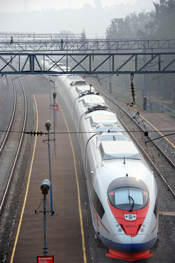 "Sapsan" high-speed electrical train, running between St.Petersburg and Nizhny Novgorod, is seen at the Vladimir terminal (RIA Novosti/Vladimir Vyatkin)