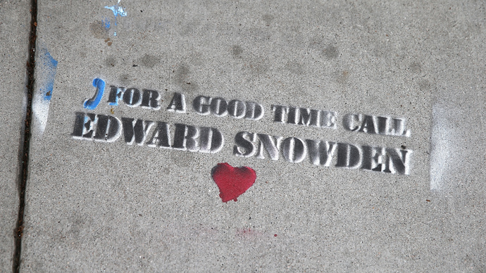 Graffiti that is sympathetic to NSA leaker Edward Snowden is seen stenciled on the sidewalk on June 11, 2013 in San Francisco, California (AFP Photo /  Justin Sullivan)