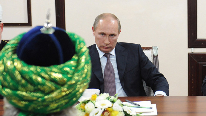 Russian President Vladimir Putin meeting with the mufis of the Muslim Boards in Ufa, October 22, 2013 (RIA Novosti/Michael Klimentyev)