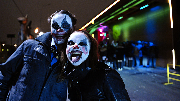 Young people wearing makeup for Halloween celebration in Moscow. (RIA Novosti / Ramil Sitdikov)