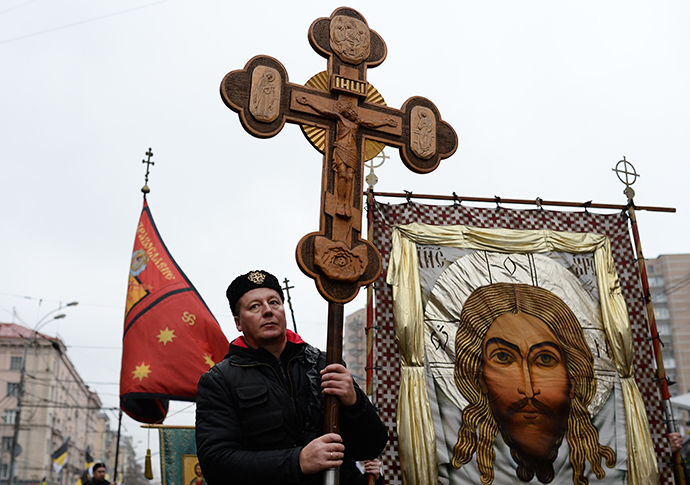 A participant of the "Tzar's Russian March", devoted to the 400th anniversary of the House of Romanov, in Moscow on November 4, 2013. (RIA Novosti / Alexander Vilf)