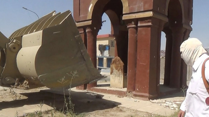 ISIS jihadists demolish mosques, shrines in northern Iraq (PHOTOS) 4 small