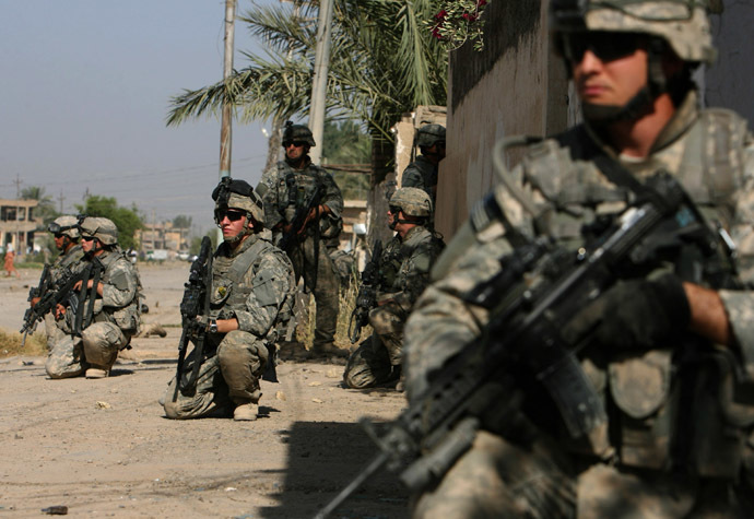 U.S. soldiers patrol in Baquba, Iraq June 26, 2007. (Reuters/Goran Tomasevic)