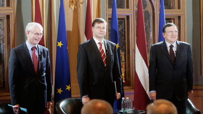 From L-R: President of the European Council Herman Van Rompuy, Latvia's Prime Minister Valdis Dombrovskis and President of the European Commission Jose Manuel Barroso attend event hosted in honour of the euro introduction in Latvia in Riga January 10, 2014.(Reuters / Ints Kalnins)
