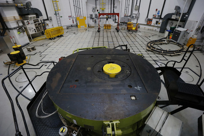 The pile cap covering reactor three is seen inside EDF Energy's Hinkley Point B Nuclear Power Station in Bridgwater, southwest England December 13, 2012. (Reuters/Suzanne Plunkett)